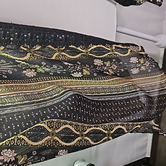 Rewind Size S Black/Floral Kimono - Picture 4 of 5